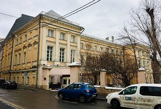 Особняк Брюса со стороны Брюсовского переулка. 2019 год.