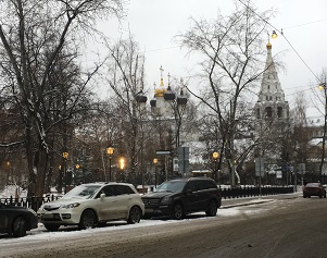 Вид на Храм с точки написания картины "Московский дворик"